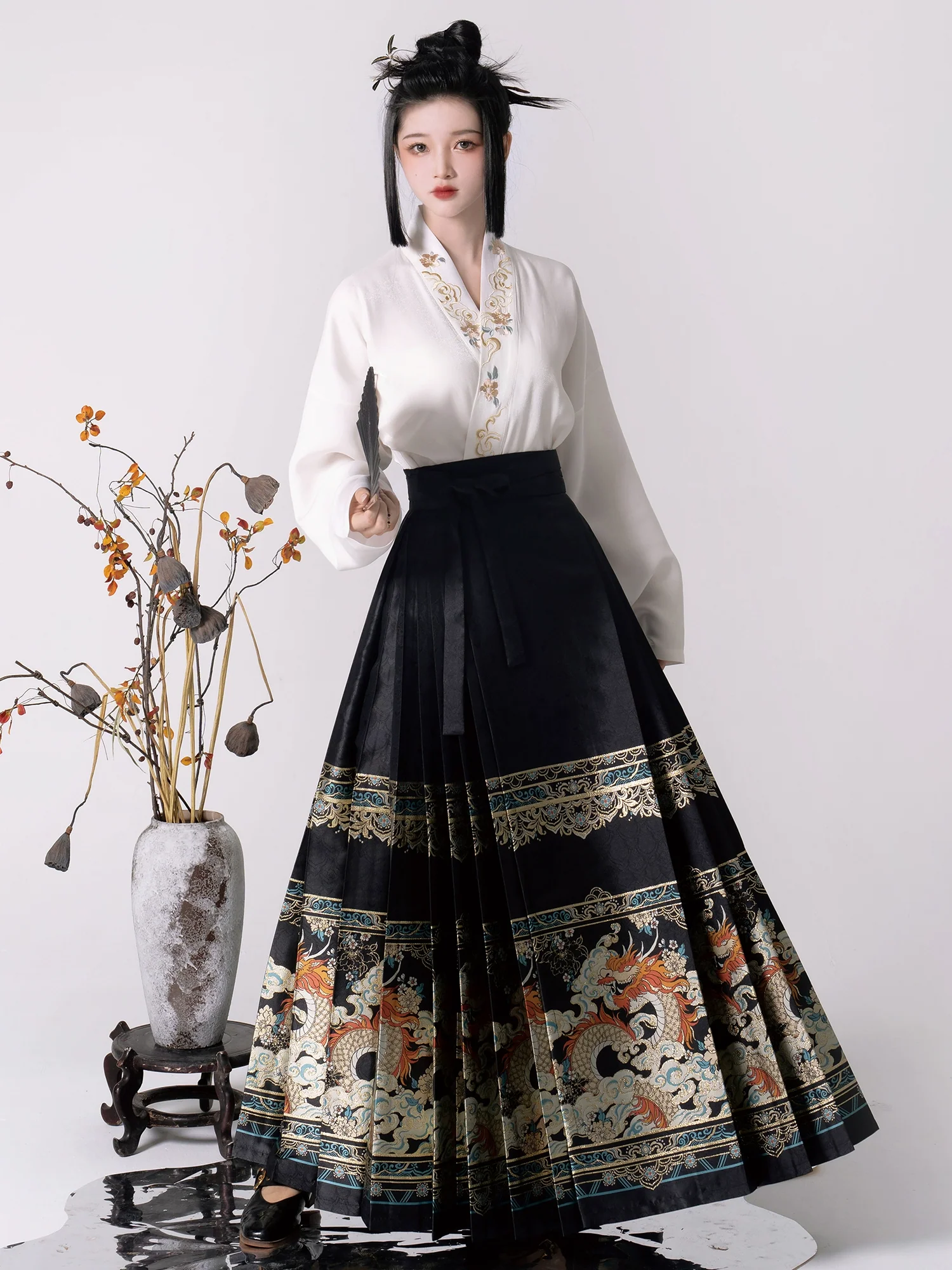 Xue Long 雪龙 Snow Dragon Mamian Qun Set - Image 4