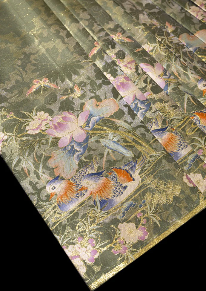 Ya Chi 鸭池 Duck Pond Ming Dynasty Embroidered Fangling Jacket & Mamian Aoqun Set - Image 13