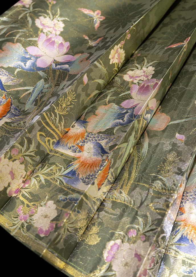 Ya Chi 鸭池 Duck Pond Ming Dynasty Embroidered Fangling Jacket & Mamian Aoqun Set - Image 14