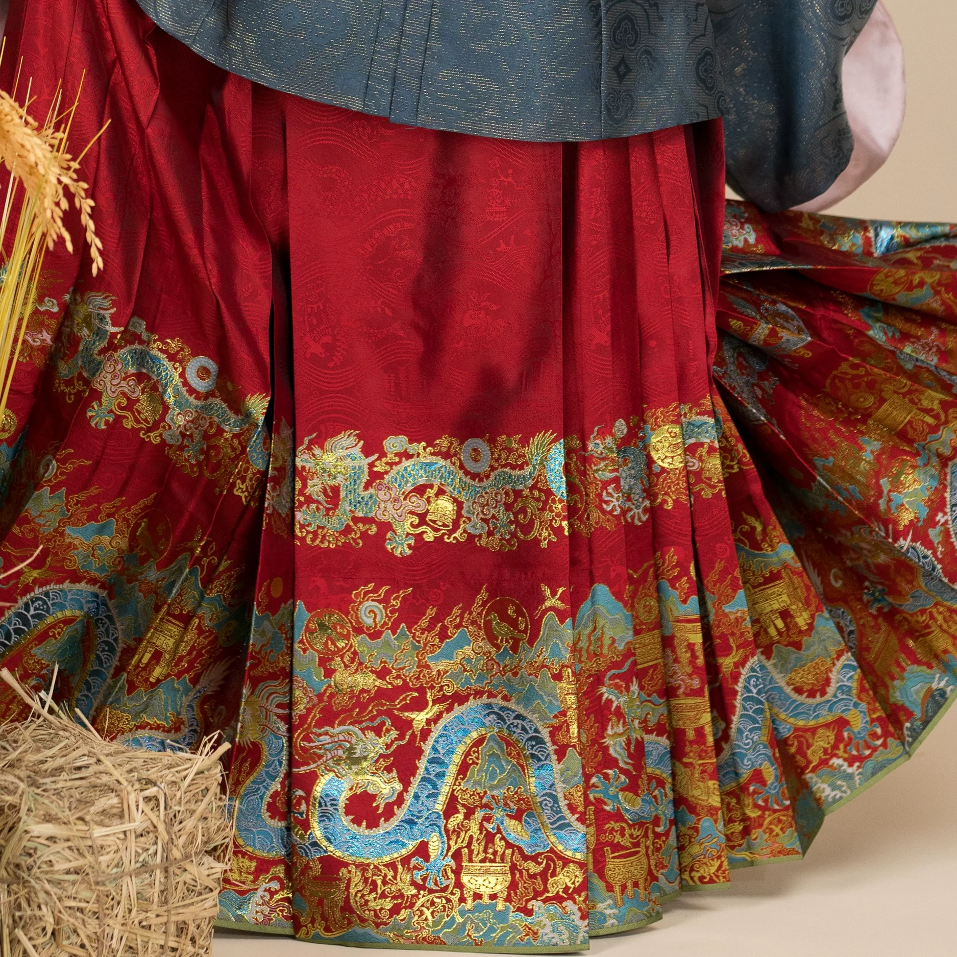 Yangtze River Dragon 长江黄河龙 Ming Dynasty Mamian Skirt - Image 4