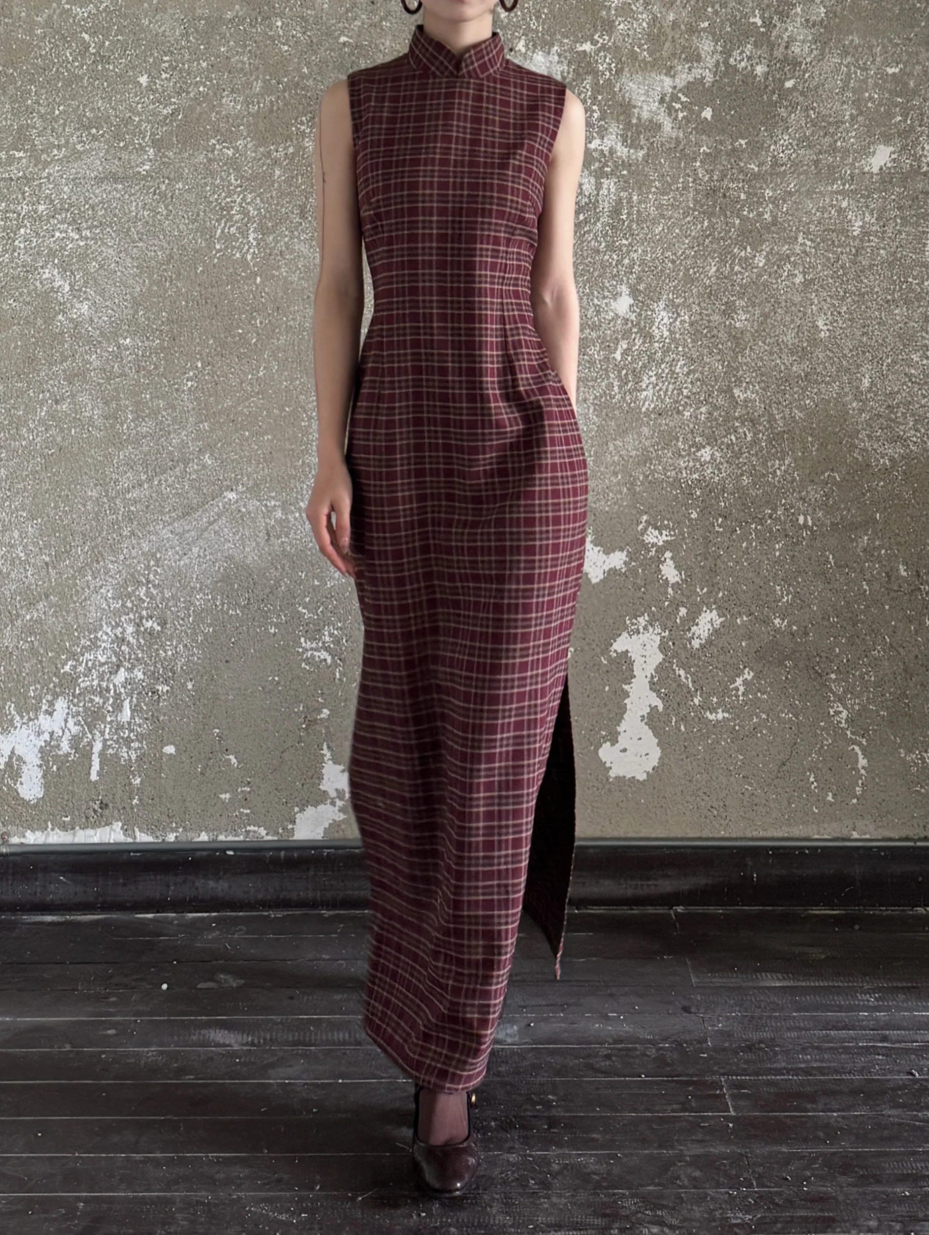 Yan Hong 砚红 Red Ink Modernized Plaid Flannel Sleeveless Qipao - Image 15