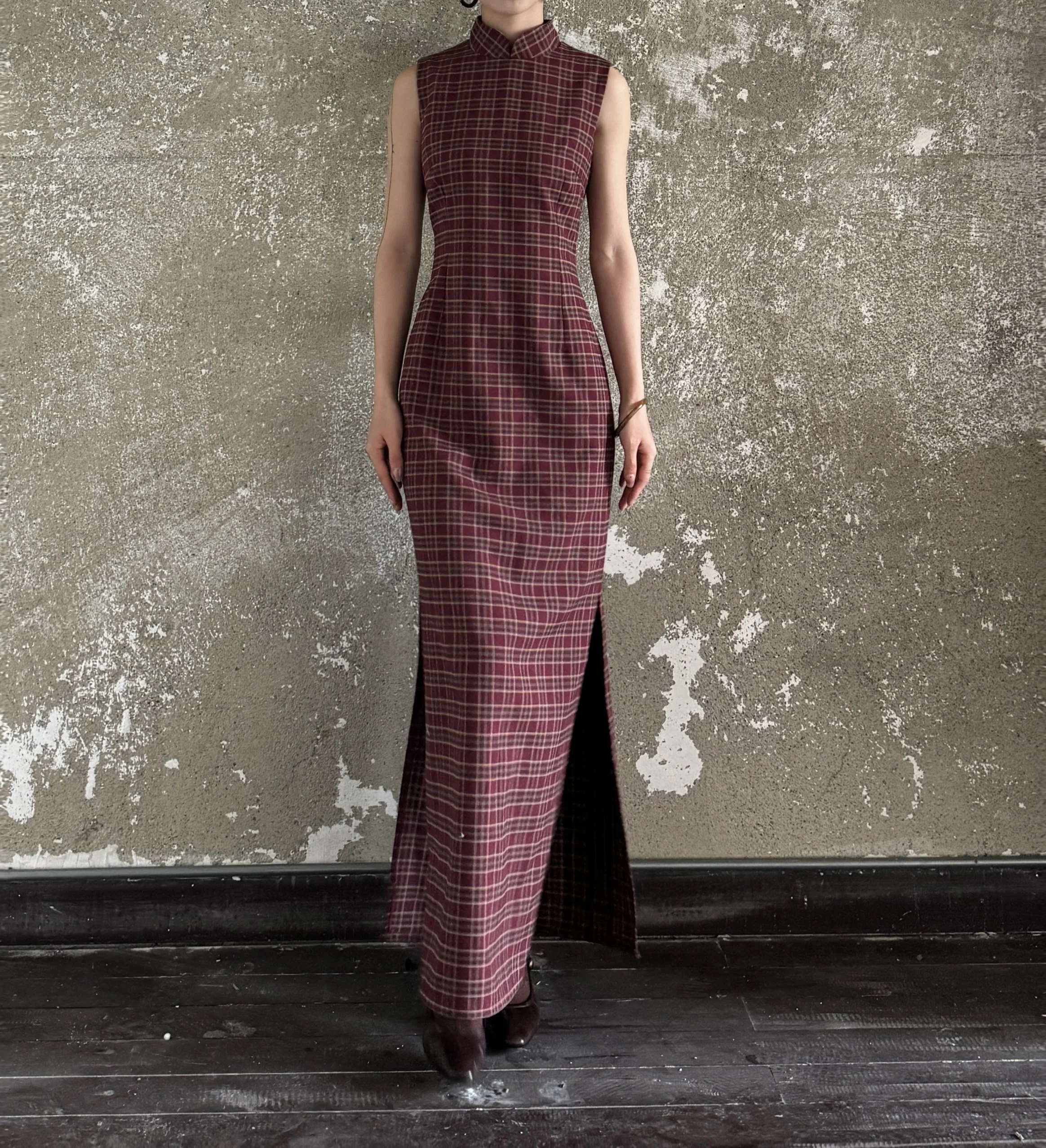 Yan Hong 砚红 Red Ink Modernized Plaid Flannel Sleeveless Qipao - Image 17