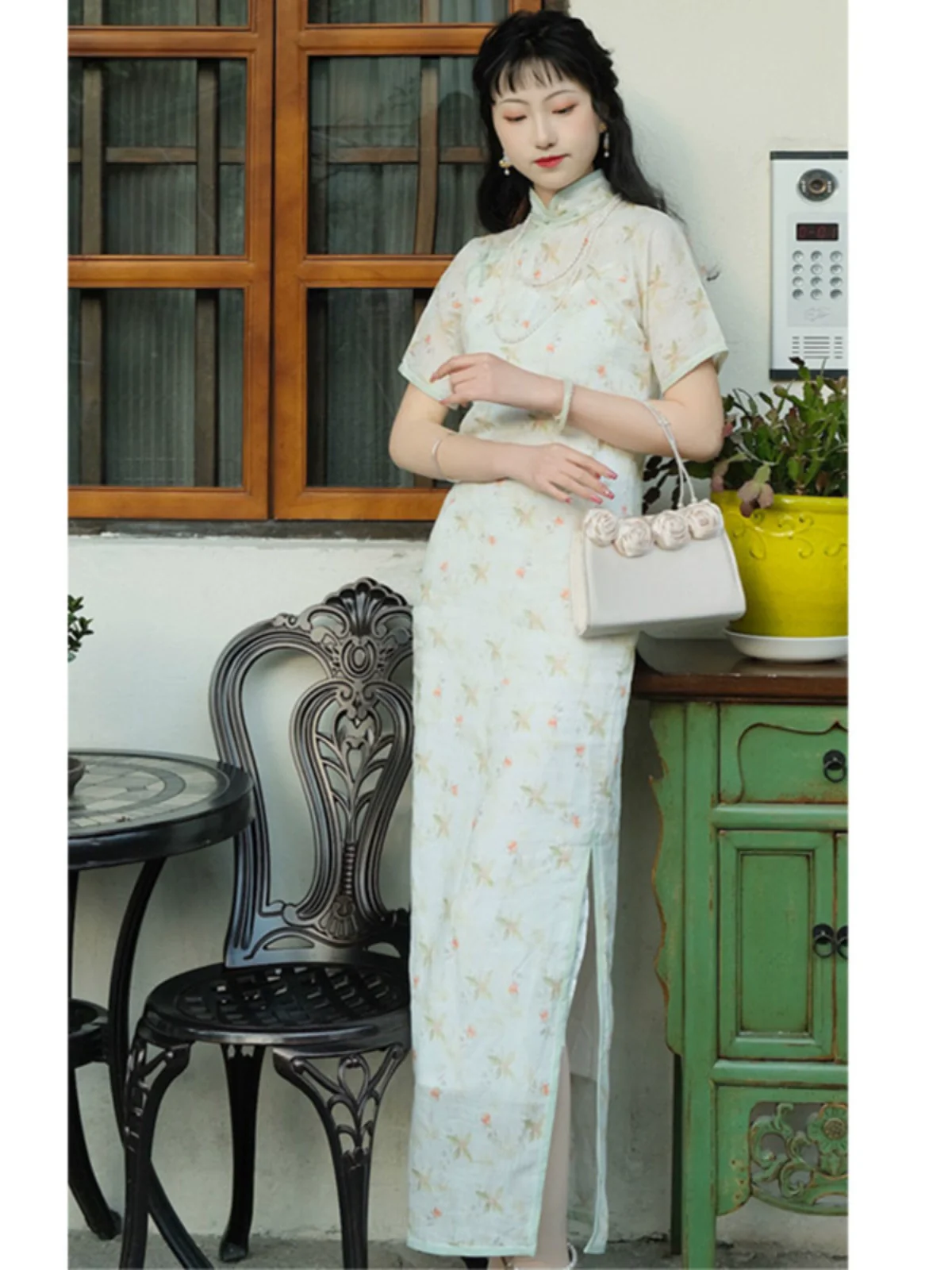 Yi Xiao 伊笑 Carefree 1930s Ramie Plant Half Sleeve Qipao - Image 5