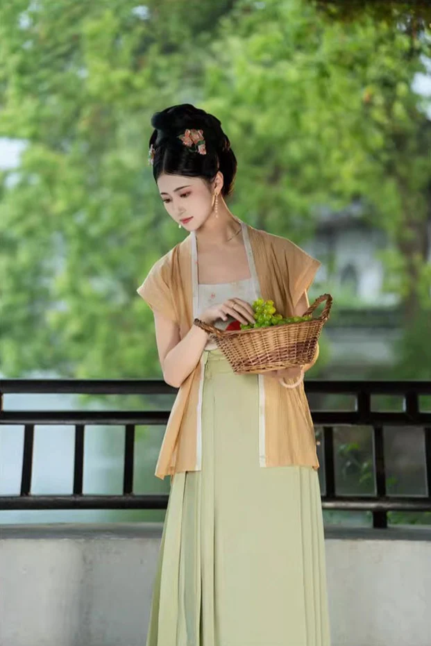 Yi'an 易安 Song Dynasty Summer Beizi Baidiequn Set - Image 3