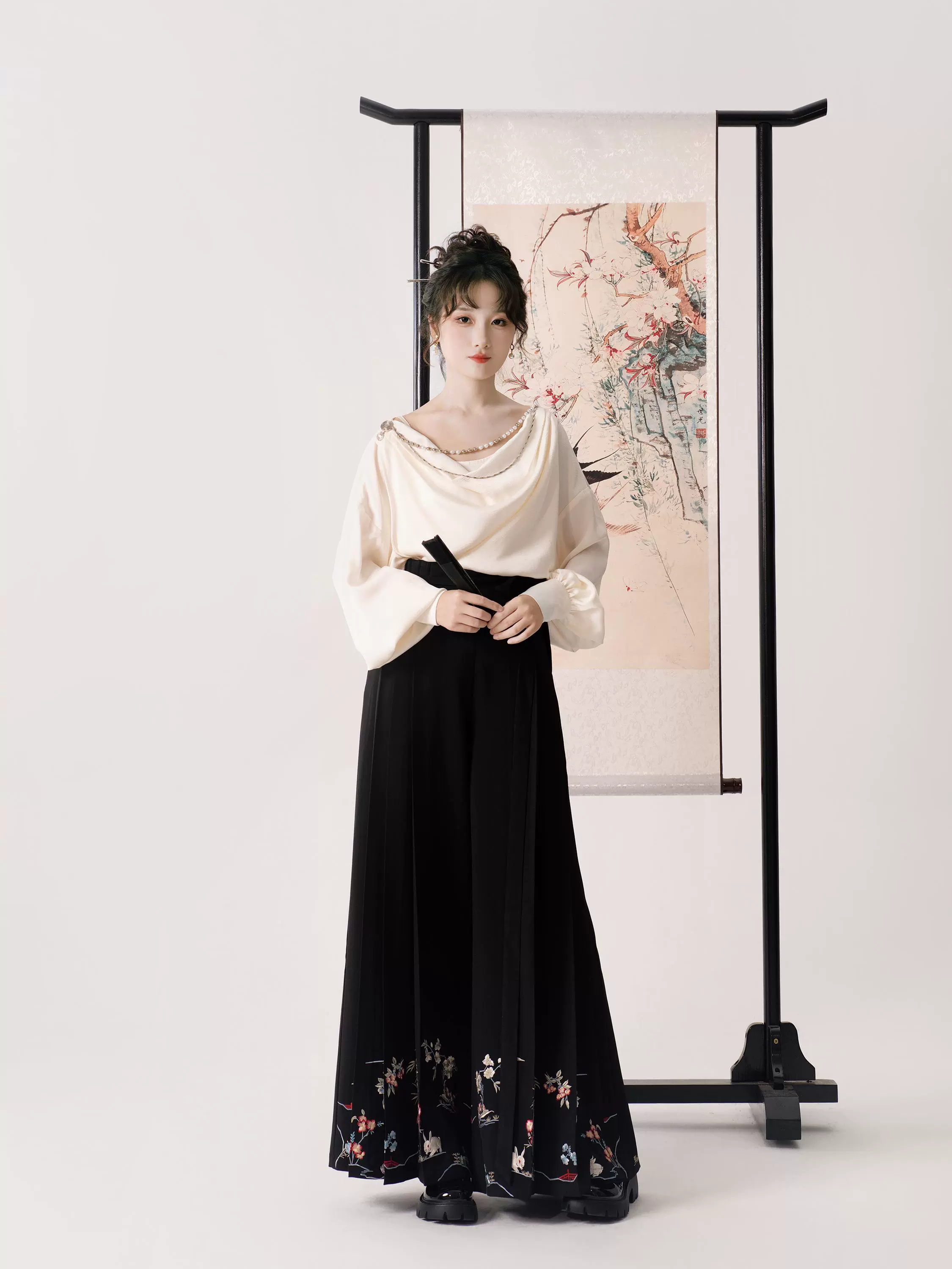 Yimeng Huayu 遗梦花语 A Flower's Language Modernized Ming Mamian Wide Legged Trousers & Drape Top Set - Image 3