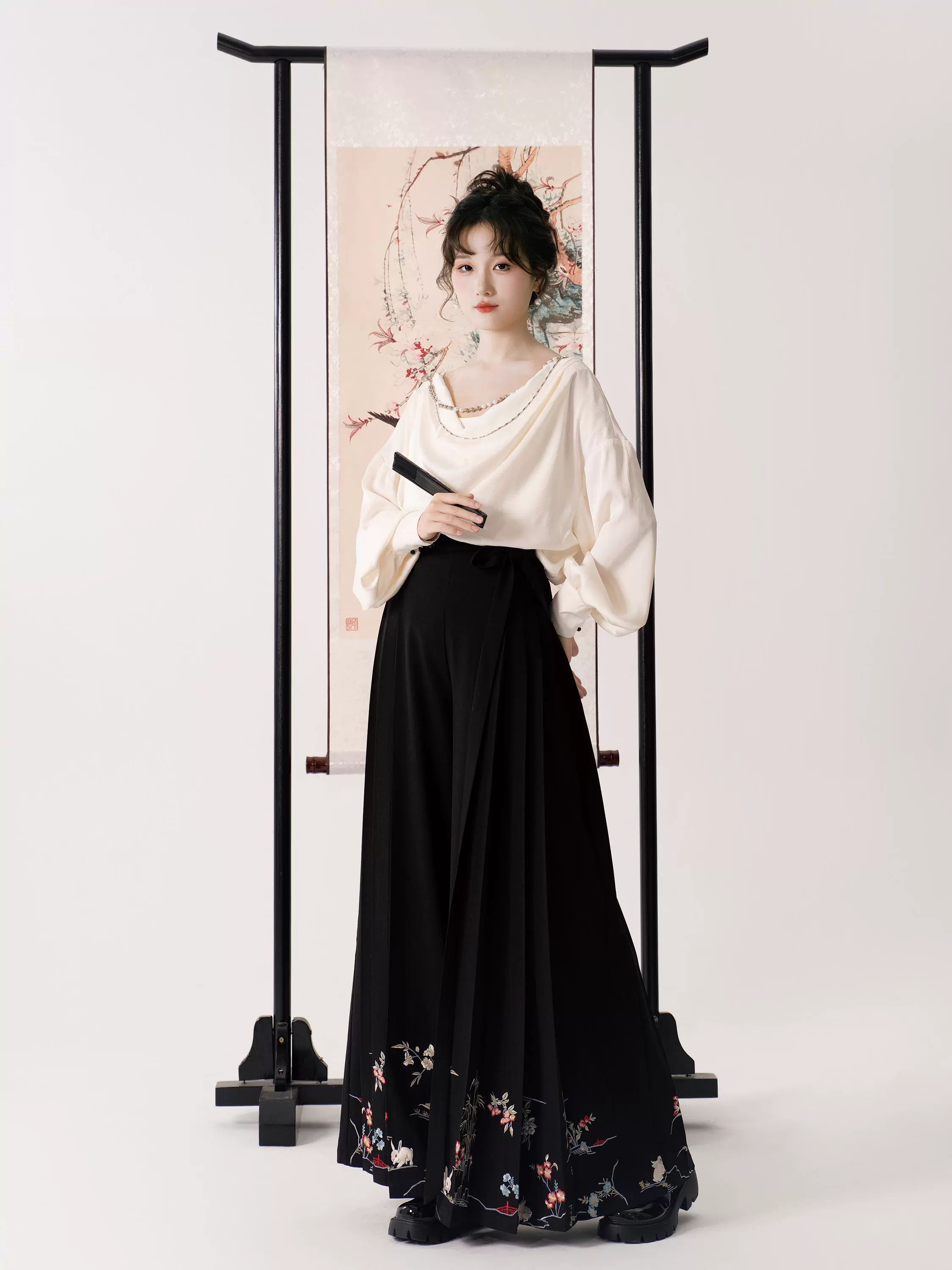 Yimeng Huayu 遗梦花语 A Flower's Language Modernized Ming Mamian Wide Legged Trousers & Drape Top Set - Image 4