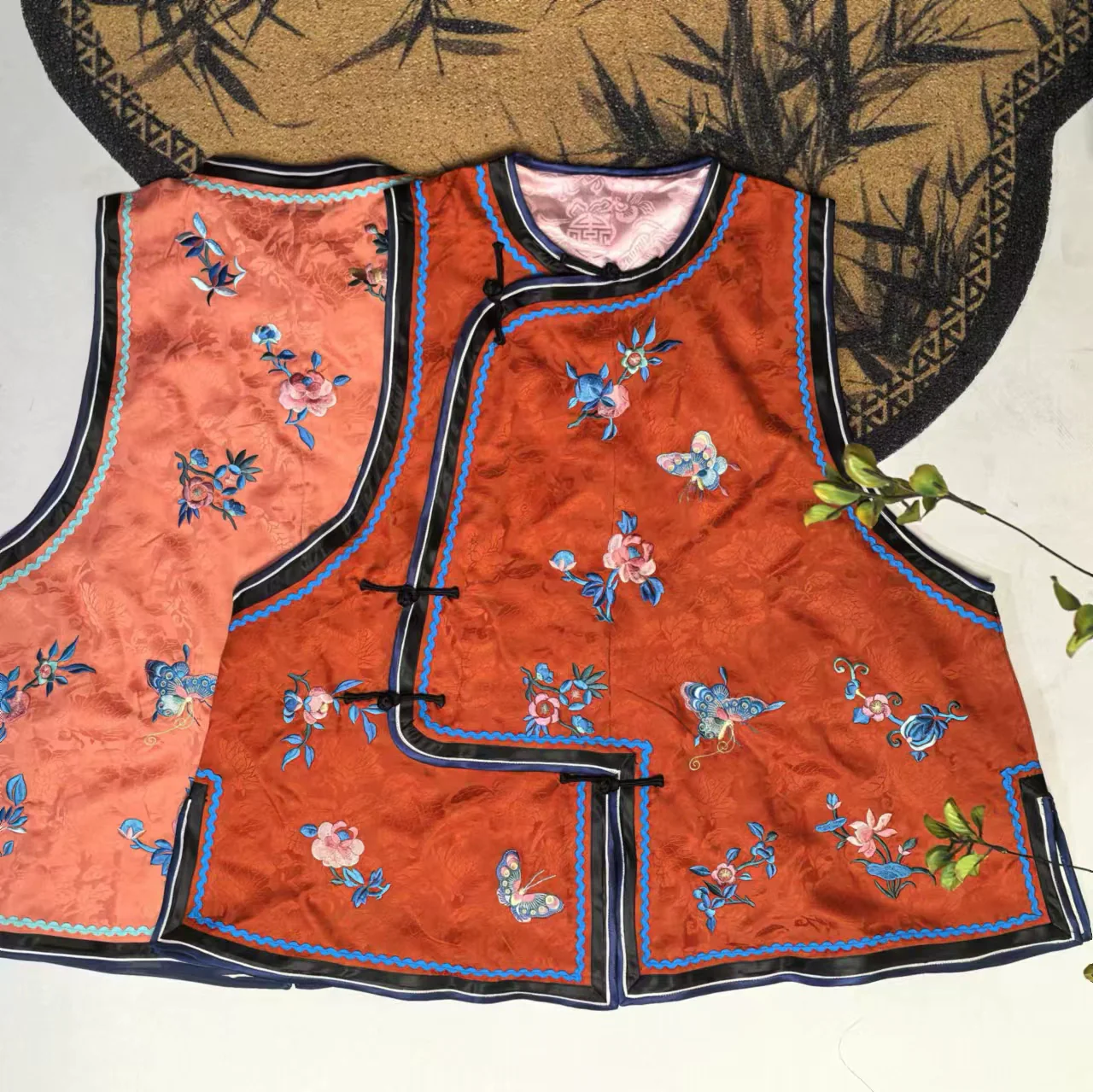Ying Qing 莺情 Oriole Qing Han Butterfly Embroidery Pipa Lute Lapel Kanjian Vest - Image 6