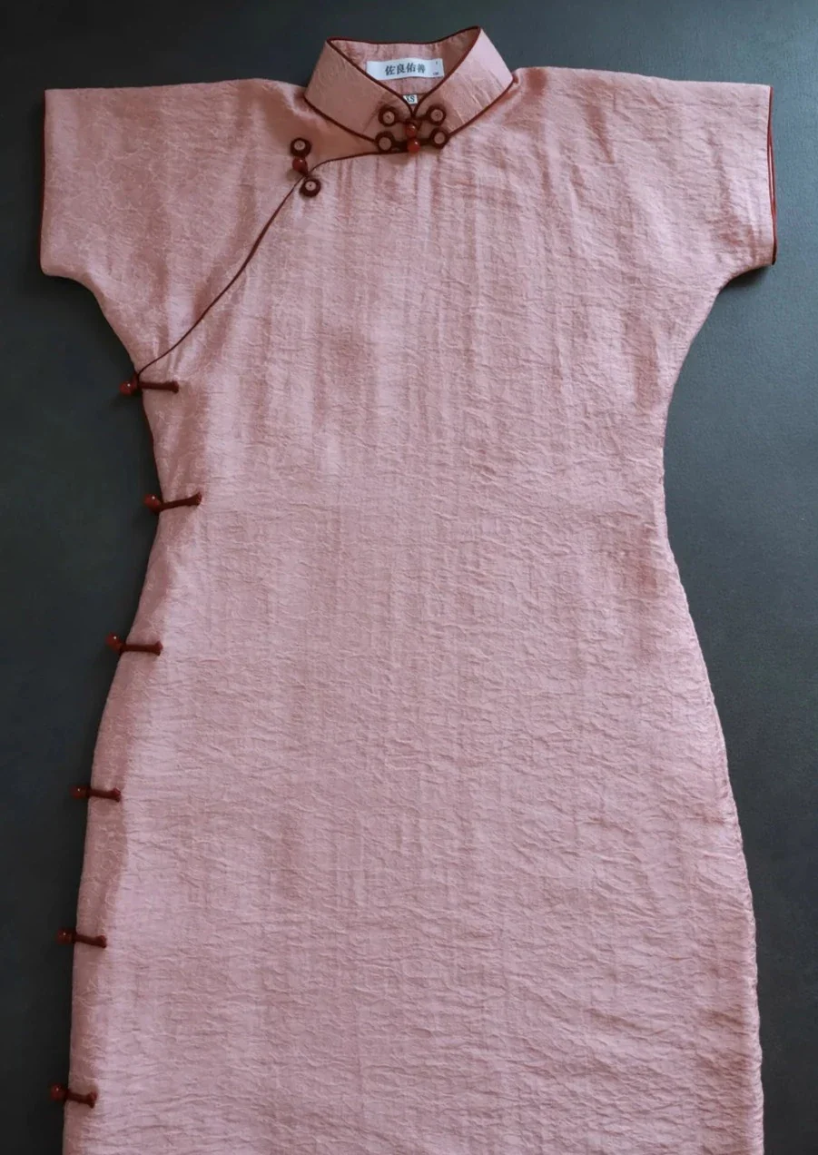 Ying Tao 樱桃 Cherry Pink 1930s Flower Knot Short Sleeve Qipao - Image 7