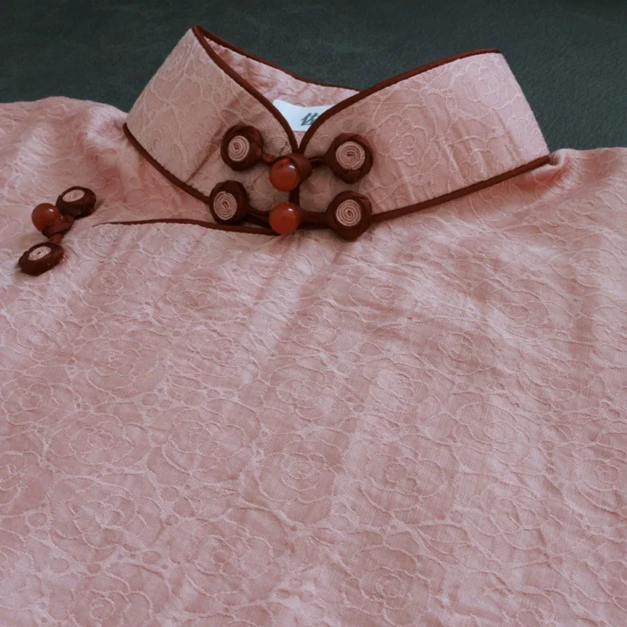 Ying Tao 樱桃 Cherry Pink 1930s Flower Knot Short Sleeve Qipao - Image 8