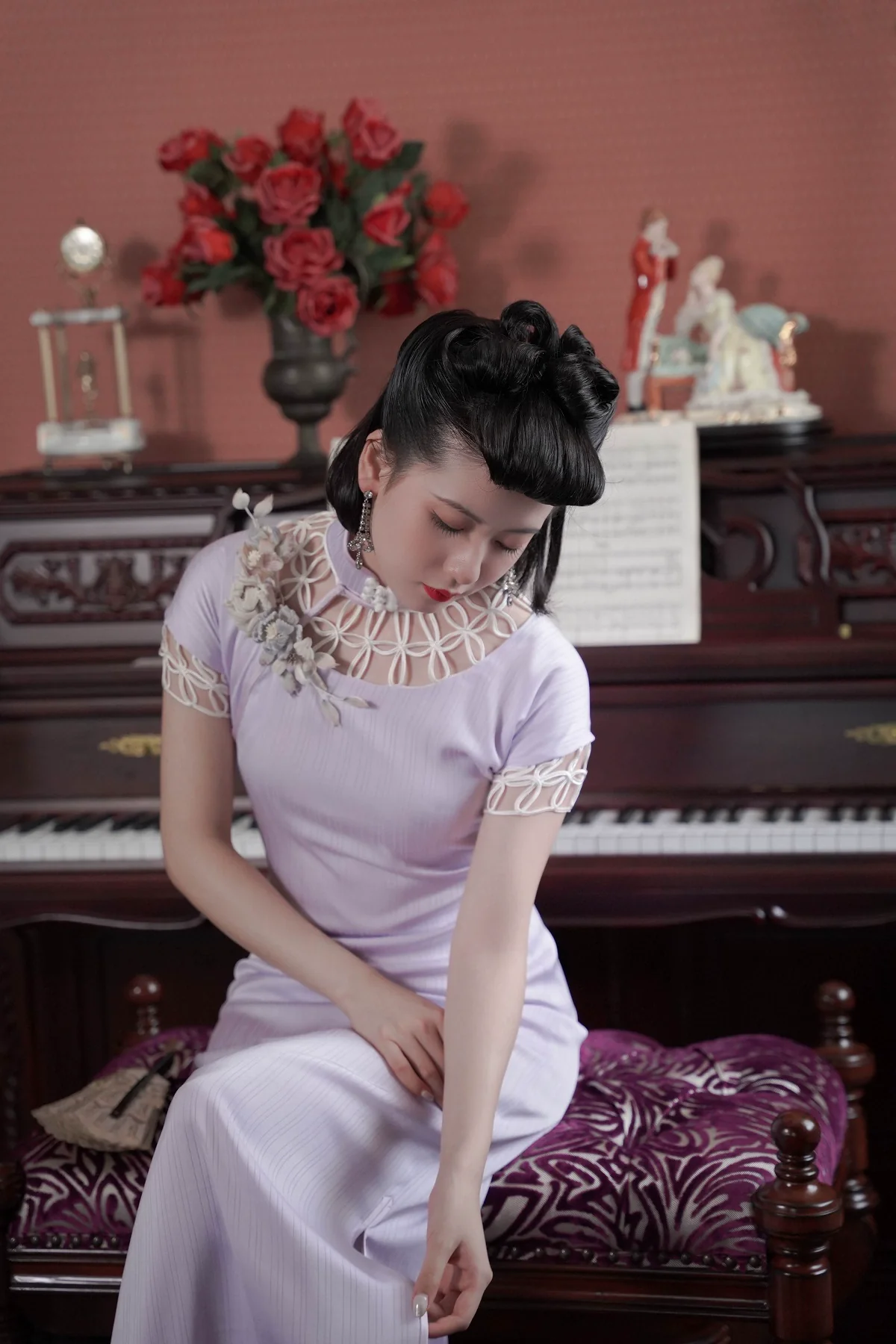 Yu Linglong 玉玲珑 1930s Lace Floral Eyelet Qipao & Short Blazer Set - Image 15