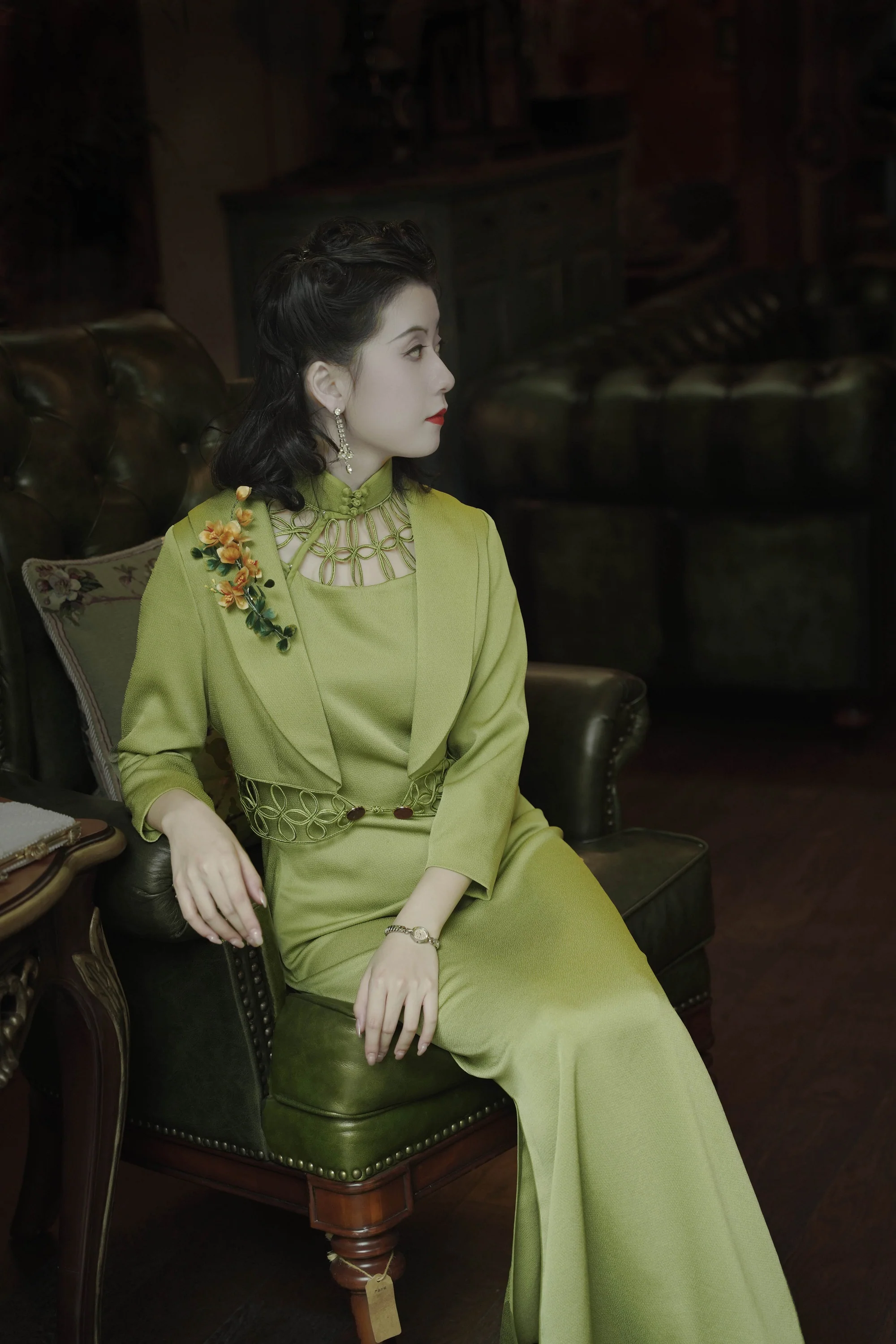 Yu Linglong 玉玲珑 1930s Lace Floral Eyelet Qipao & Short Blazer Set - Image 3