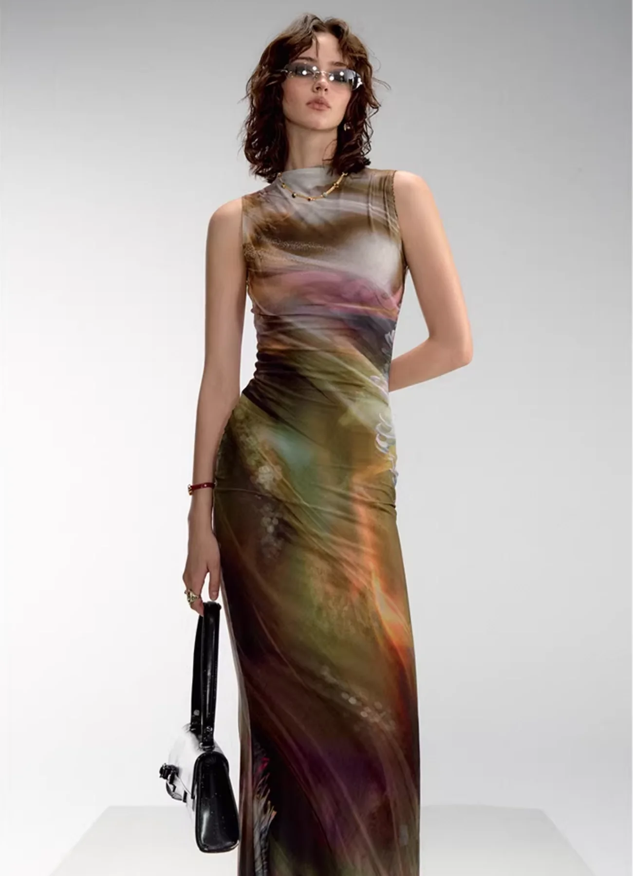 Yu Meiren 虞美人 Madame Poppy New Chinese Style Golden Watercolor Sleeveless Qipao - Image 3