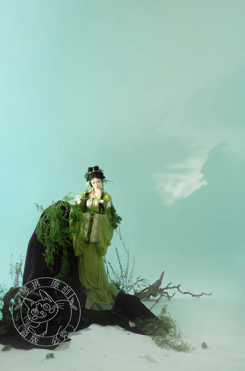 Yu Ying 遇萤 Encountering a Firefly Modernized Warring States Zhiju Straight Hem Robe Set - Image 12