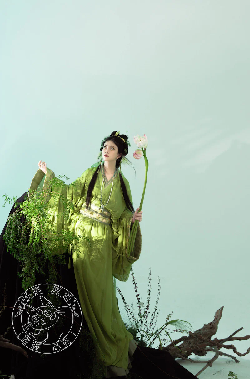 Yu Ying 遇萤 Encountering a Firefly Modernized Warring States Zhiju Straight Hem Robe Set - Image 14