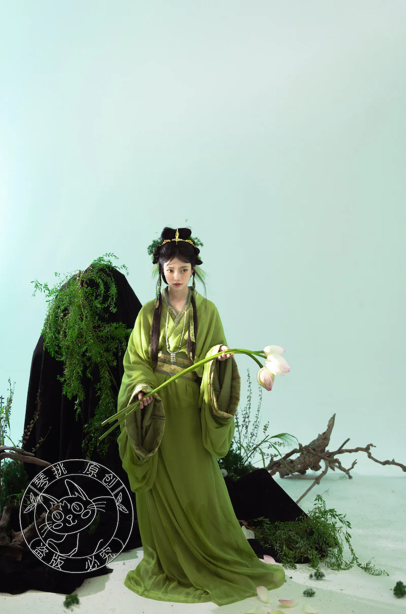 Yu Ying 遇萤 Encountering a Firefly Modernized Warring States Zhiju Straight Hem Robe Set - Image 16