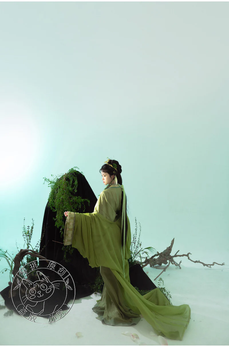 Yu Ying 遇萤 Encountering a Firefly Modernized Warring States Zhiju Straight Hem Robe Set - Image 17