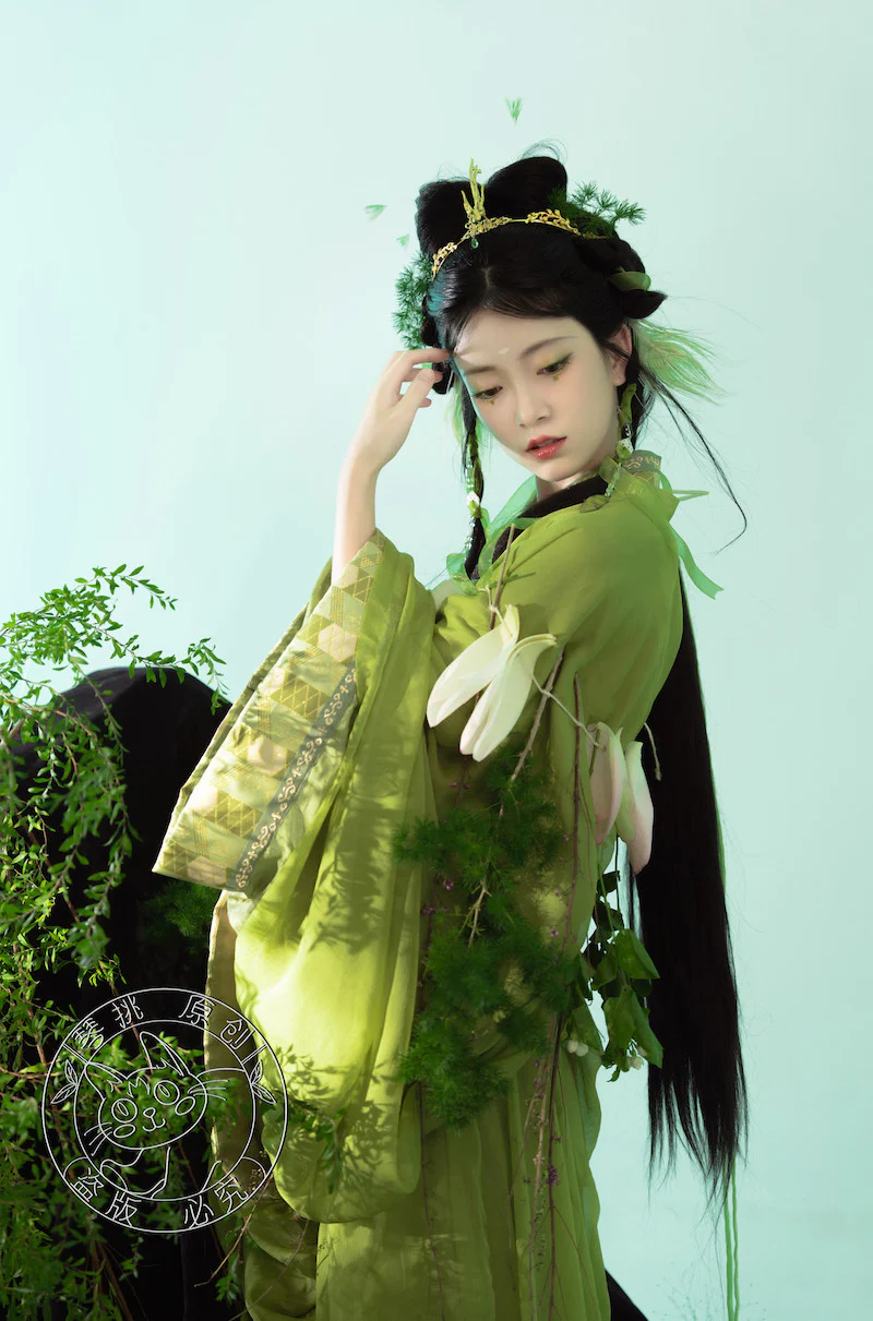 Yu Ying 遇萤 Encountering a Firefly Modernized Warring States Zhiju Straight Hem Robe Set - Image 18