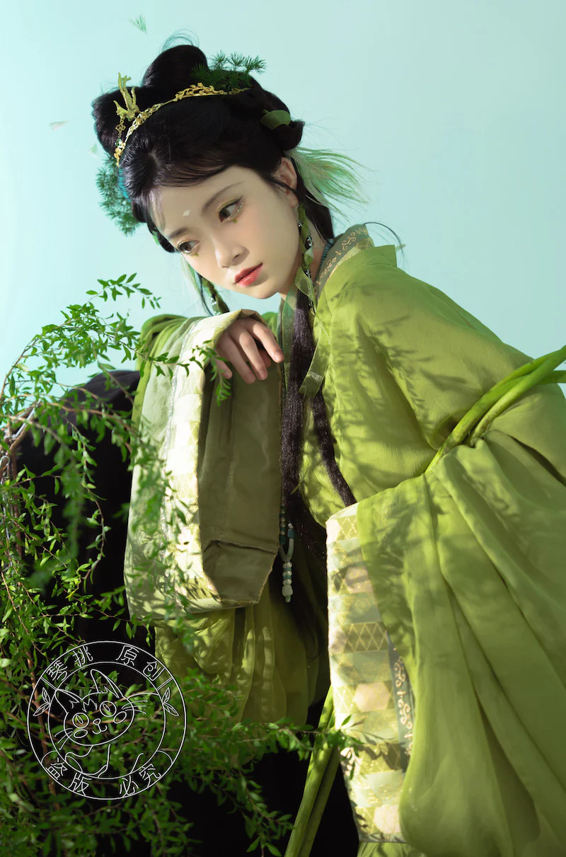 Yu Ying 遇萤 Encountering a Firefly Modernized Warring States Zhiju Straight Hem Robe Set - Image 8