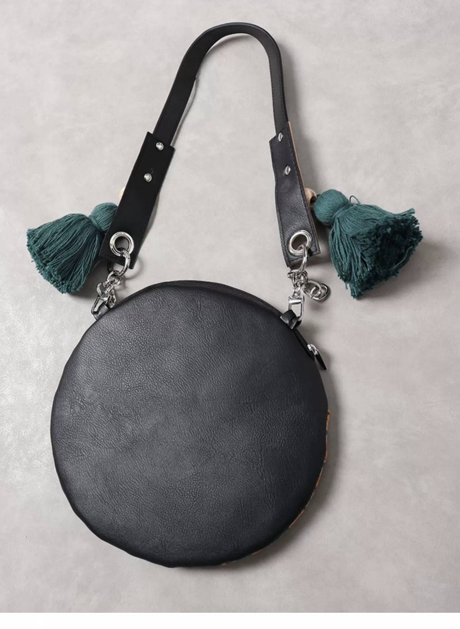 Yuan Gu Hua 圆古花 Round Ancient Flower Leather Purse - Image 6