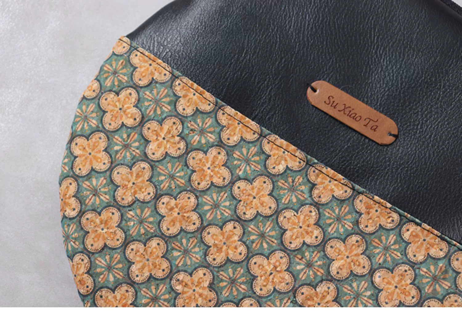 Yuan Gu Hua 圆古花 Round Ancient Flower Leather Purse - Image 9