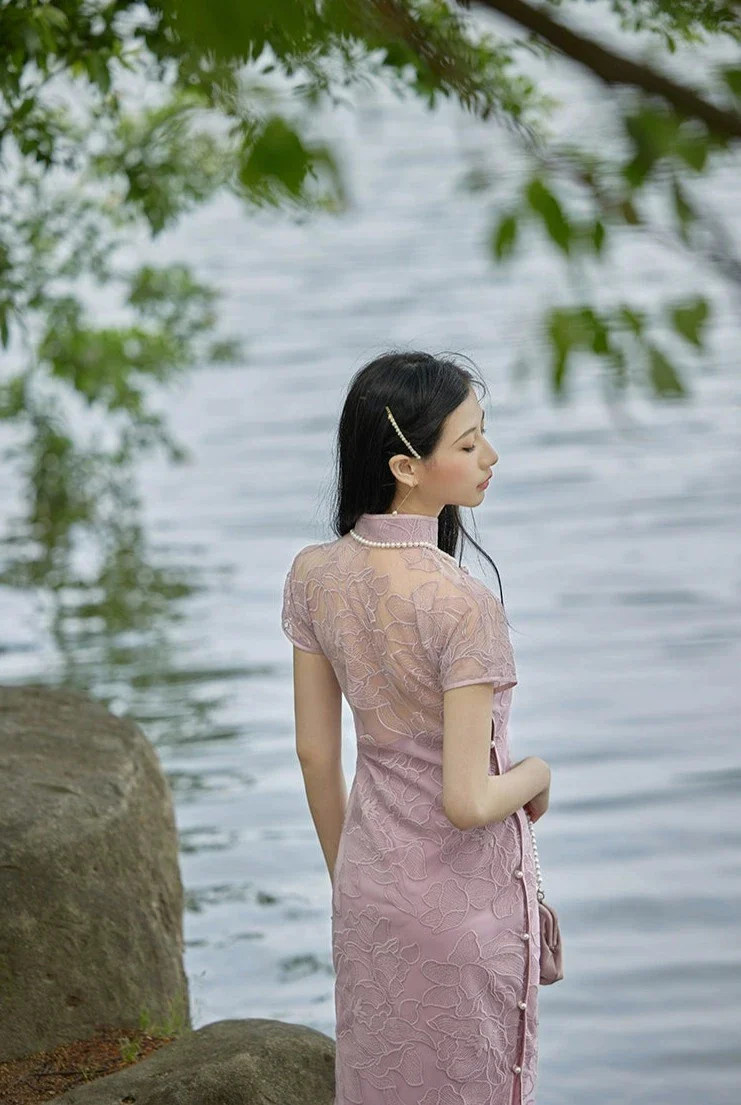 Yue 月 Moon 1920s Inspired Floral Lace Sheer Qipao - Image 6