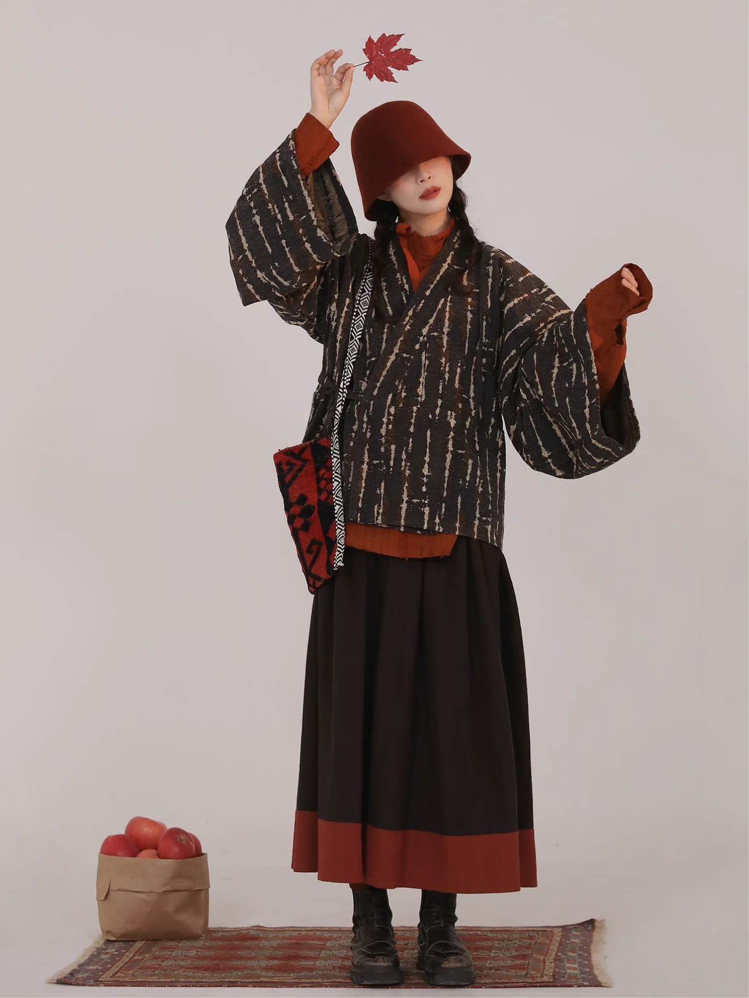 Yue Chuan 越川 Climbing Rivers Modernized Jin Dynasty Cotton Blend Ru Jacket & Cotton Zhequn Skirt Set - Image 2
