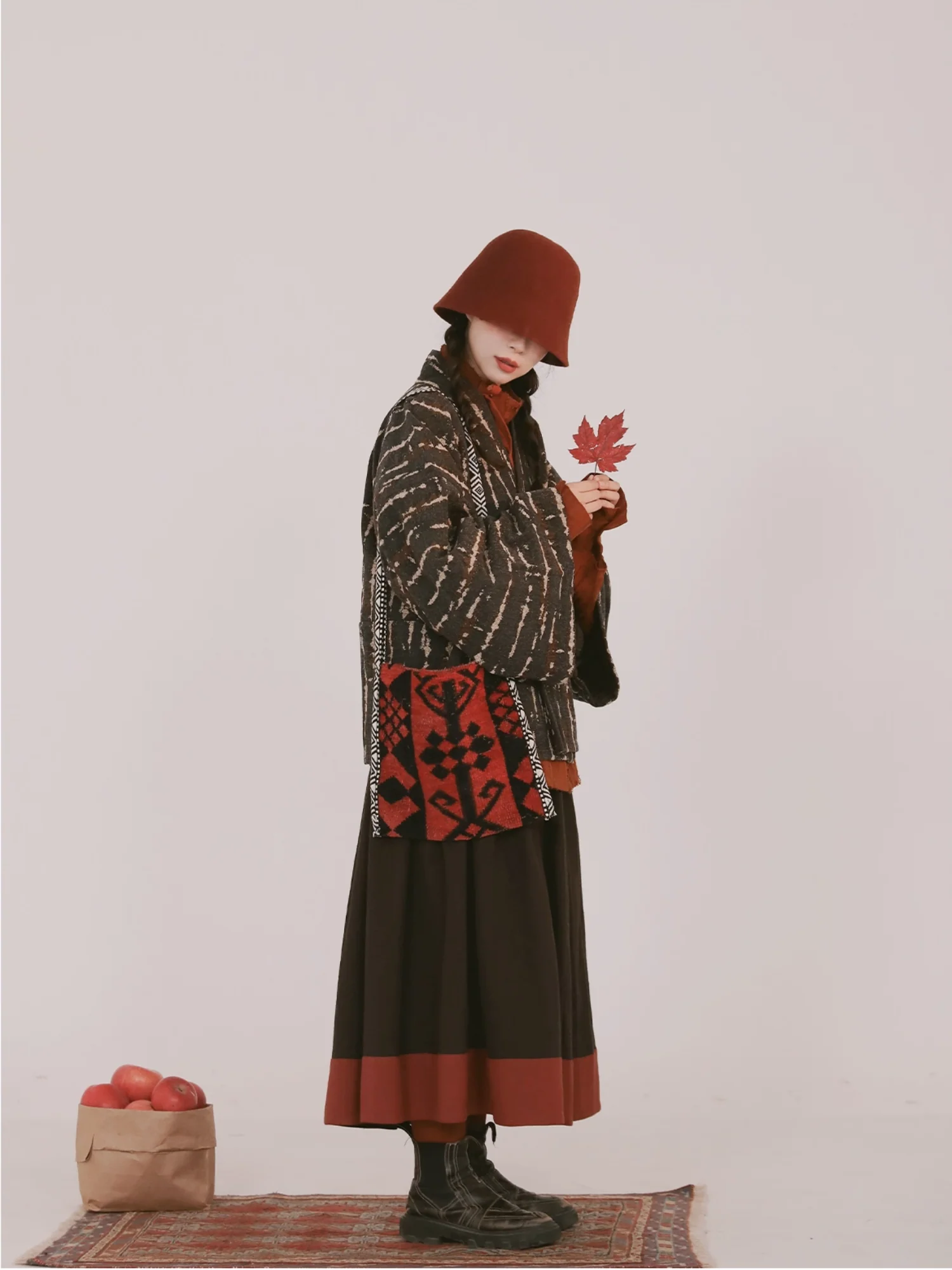 Yue Chuan 越川 Climbing Rivers Modernized Jin Dynasty Cotton Blend Ru Jacket & Cotton Zhequn Skirt Set - Image 3
