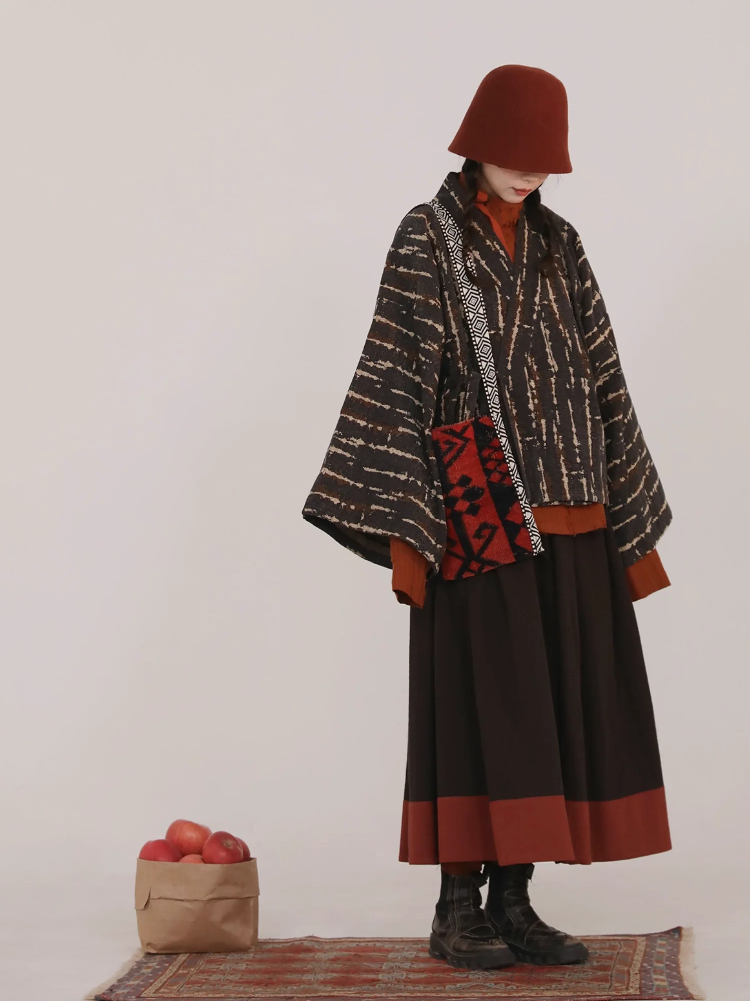 Yue Chuan 越川 Climbing Rivers Modernized Jin Dynasty Cotton Blend Ru Jacket & Cotton Zhequn Skirt Set - Image 4