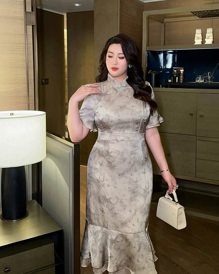 Yue E' 月蛾 Moon Moth Plus Size Modernized Pearl Trumpet Skirt Butterfly Sleeve Qipao - Image 10