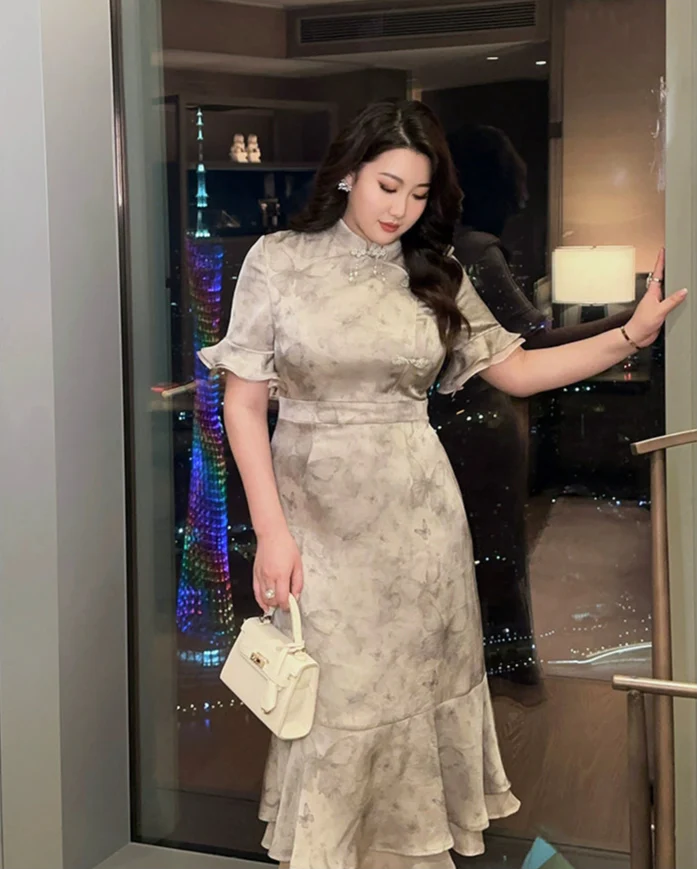 Yue E' 月蛾 Moon Moth Plus Size Modernized Pearl Trumpet Skirt Butterfly Sleeve Qipao - Image 11