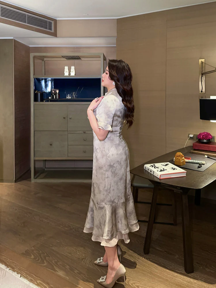 Yue E' 月蛾 Moon Moth Plus Size Modernized Pearl Trumpet Skirt Butterfly Sleeve Qipao - Image 6