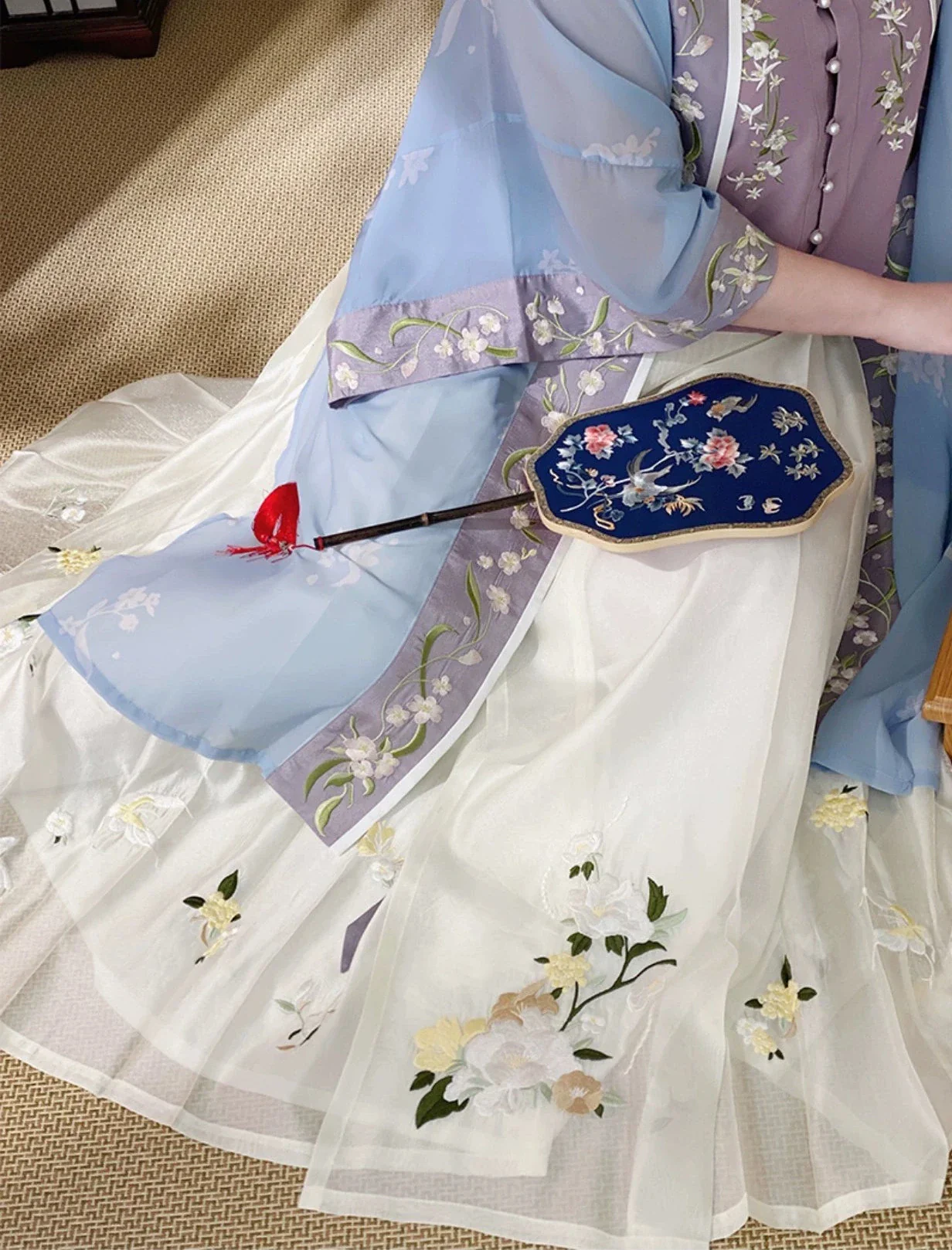 Yue Lai 月来 Song Ming Embroidered Plus Size Spring Summer Mamian Skirt - Image 4