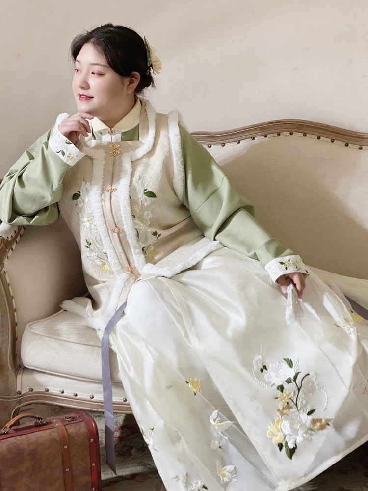 Yue Lai 月来 Song Ming Embroidered Plus Size Spring Summer Mamian Skirt - Image 5