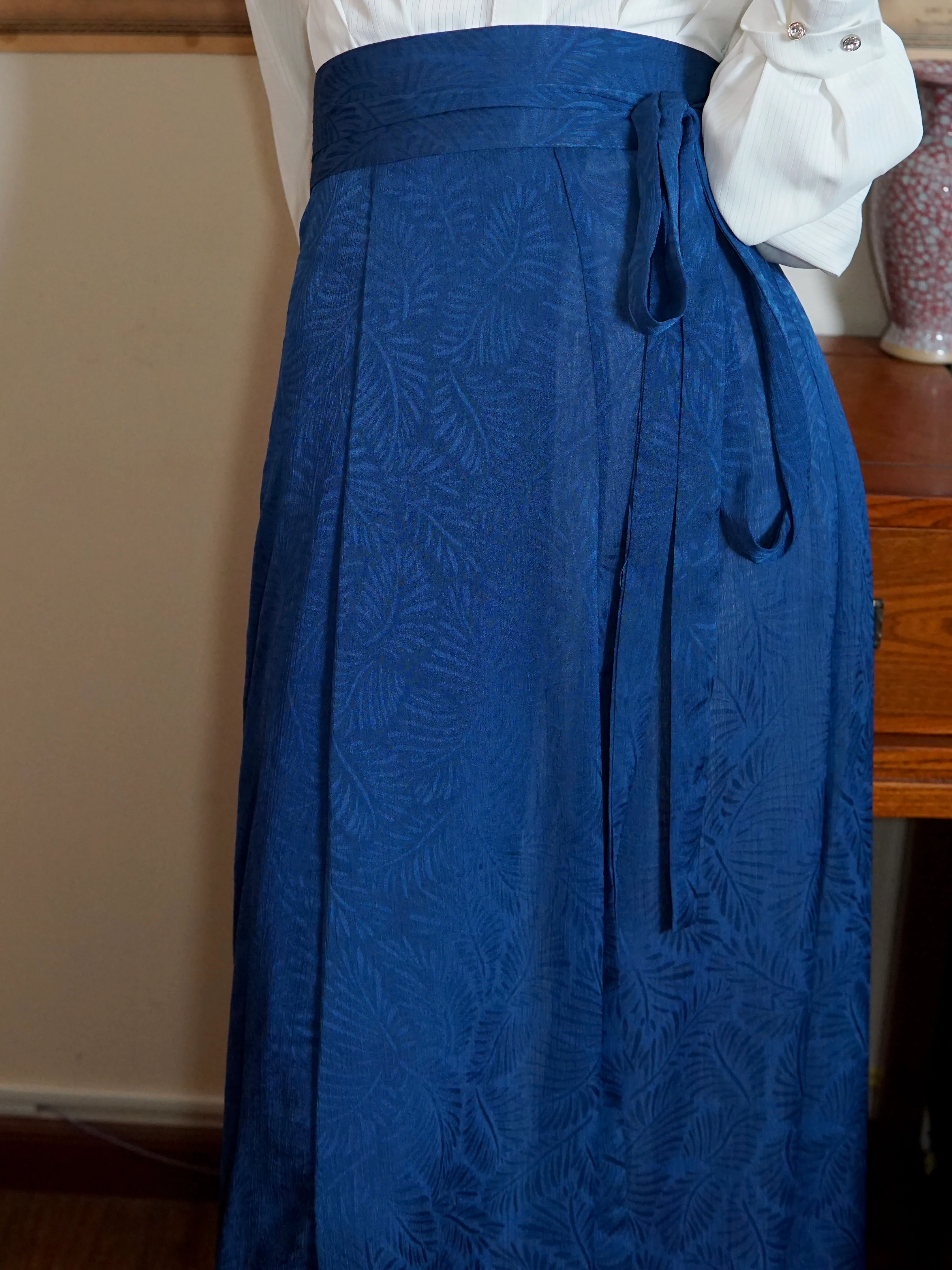 Yunhai Lou 云海楼 Cloudy Sea Tower Weijin Tang Jacquard Yuanling Shan & 10 Panel Poqun Skirt - Image 3