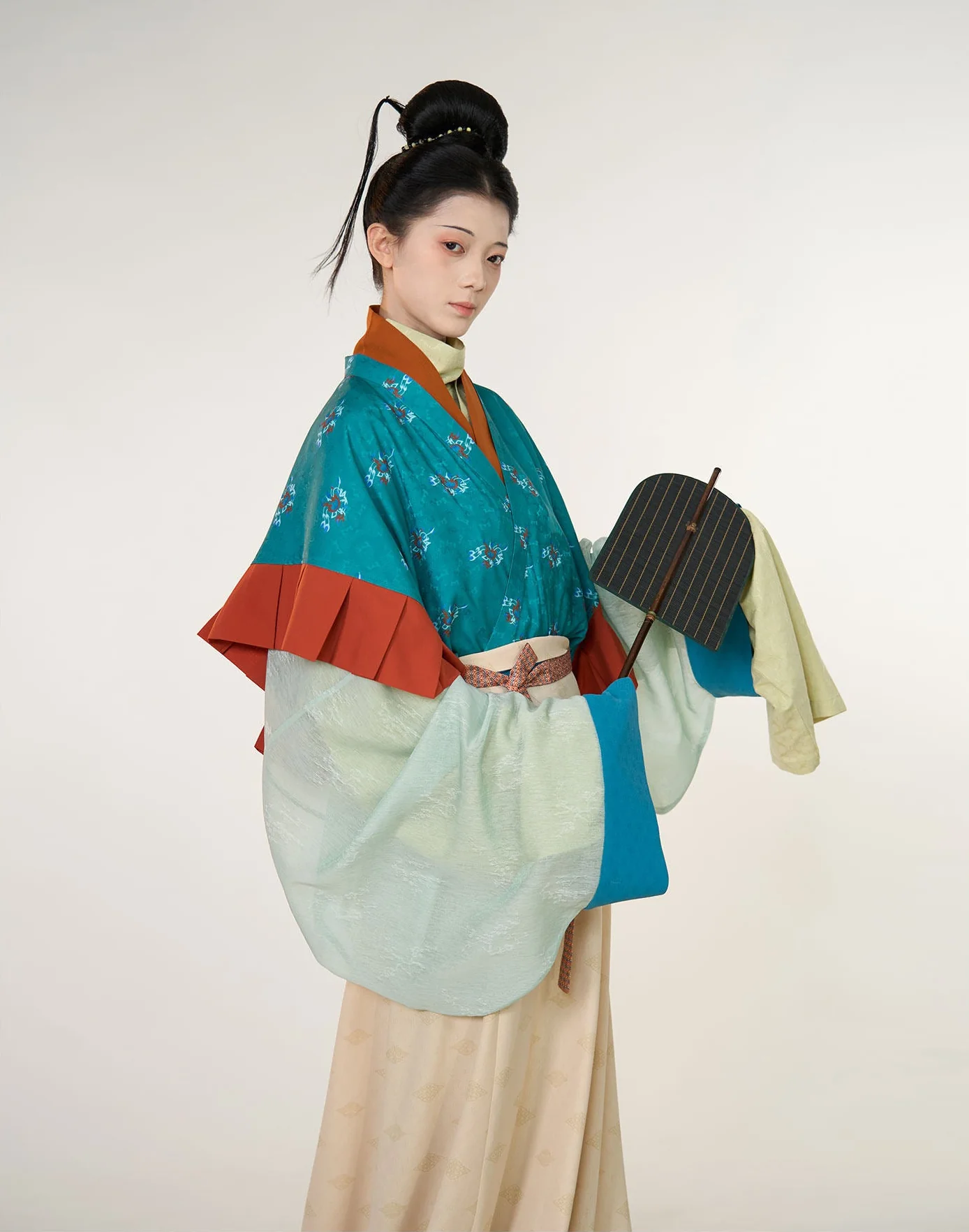 Yunyou 云游 Wandering Clouds Eastern Han Restoration Ruffled Hem Jacquard Yaolan Ru Top & Poqun Skirt Set - Image 7