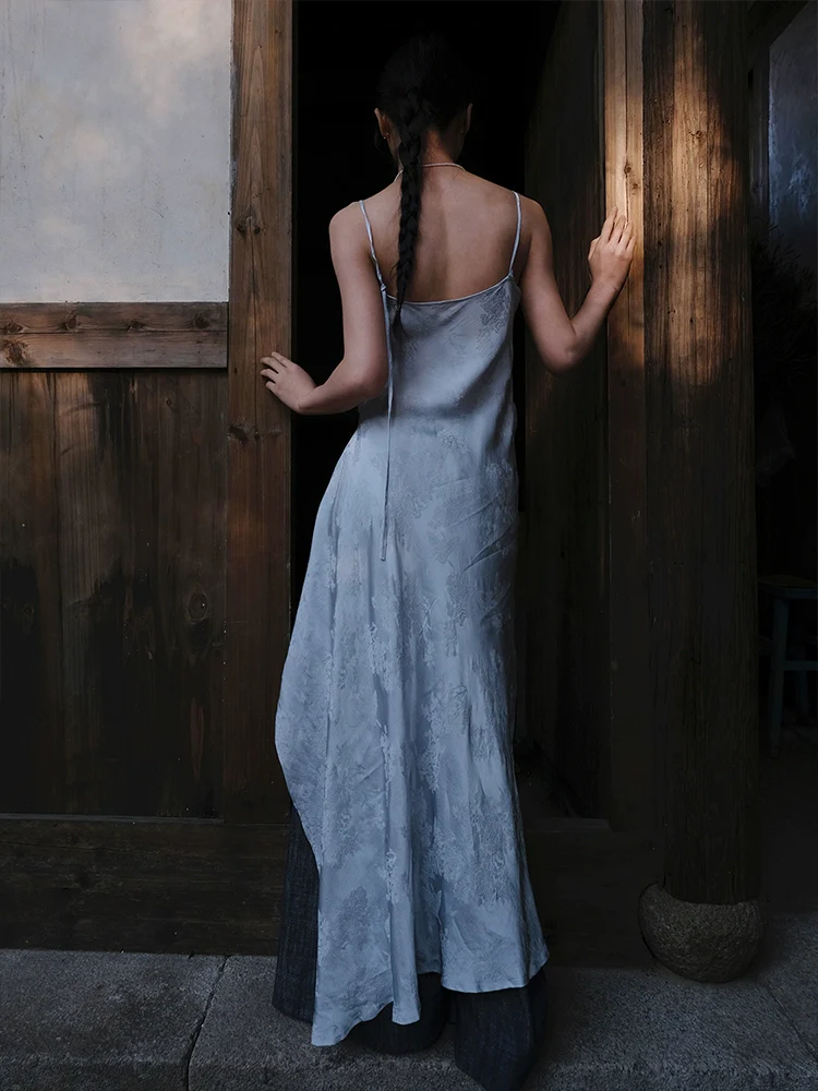 Yushu Luo 玉黍螺 Periwinkle New Chinese Style Bias Cut Satin Jacquard Two-Way Dress - Image 4