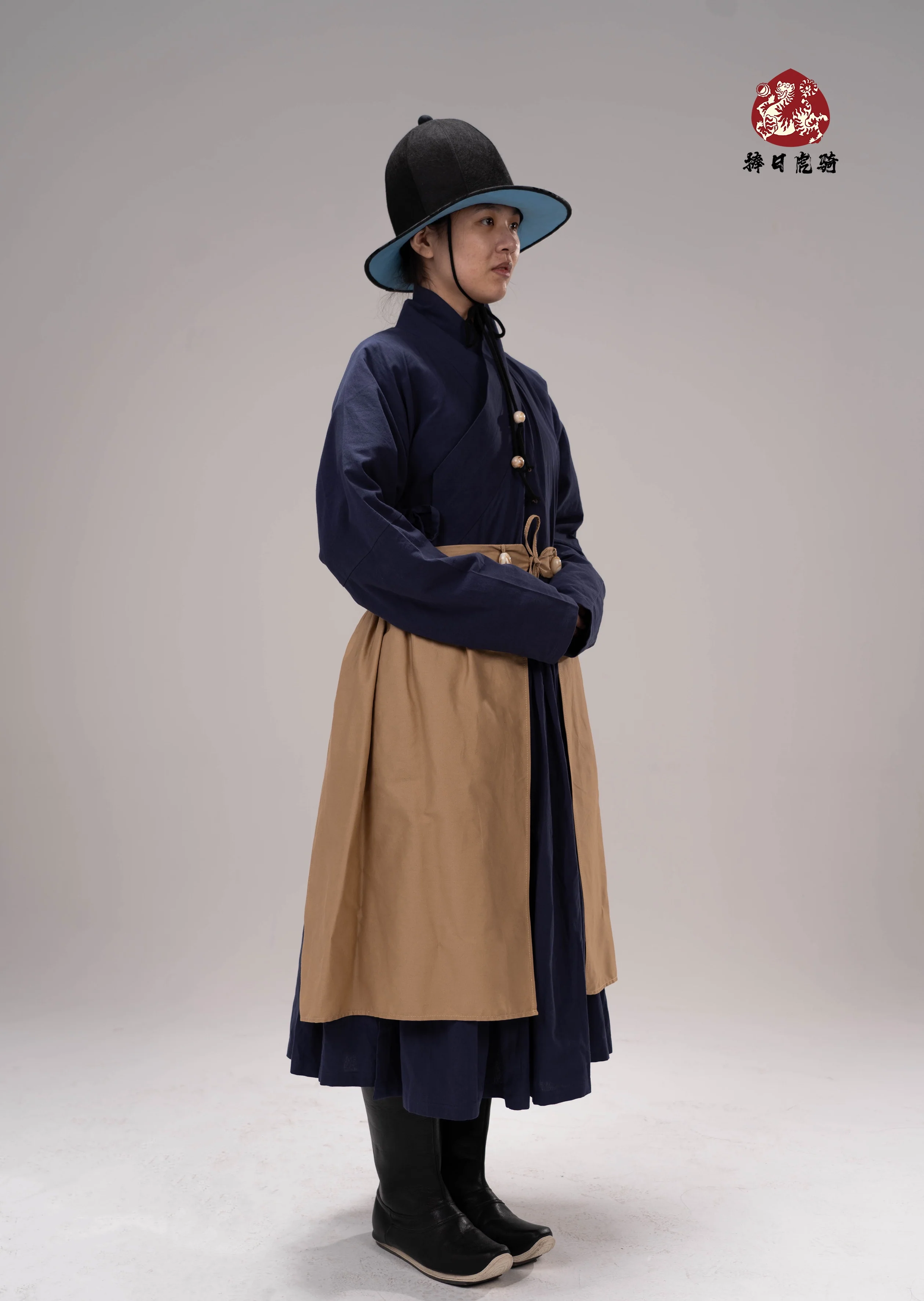 Zhan Qun 战裙 Soldier's Overskirt Ming Dynasty Restoration Cotton Tieli & Hat Set - Image 4