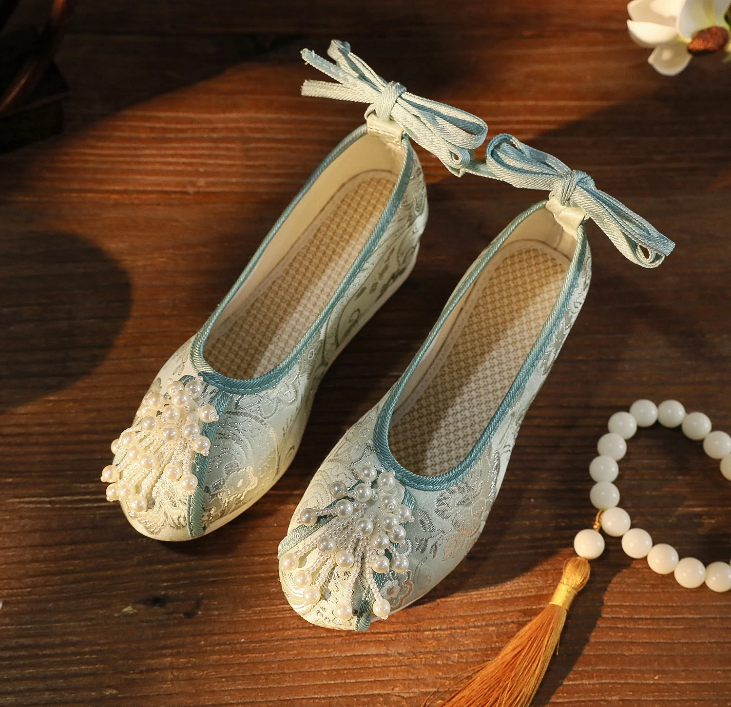 Zhe Zhi 折纸 Folding Paper Song Ming Cloud Head Dengyun Lü Shoes - Image 5
