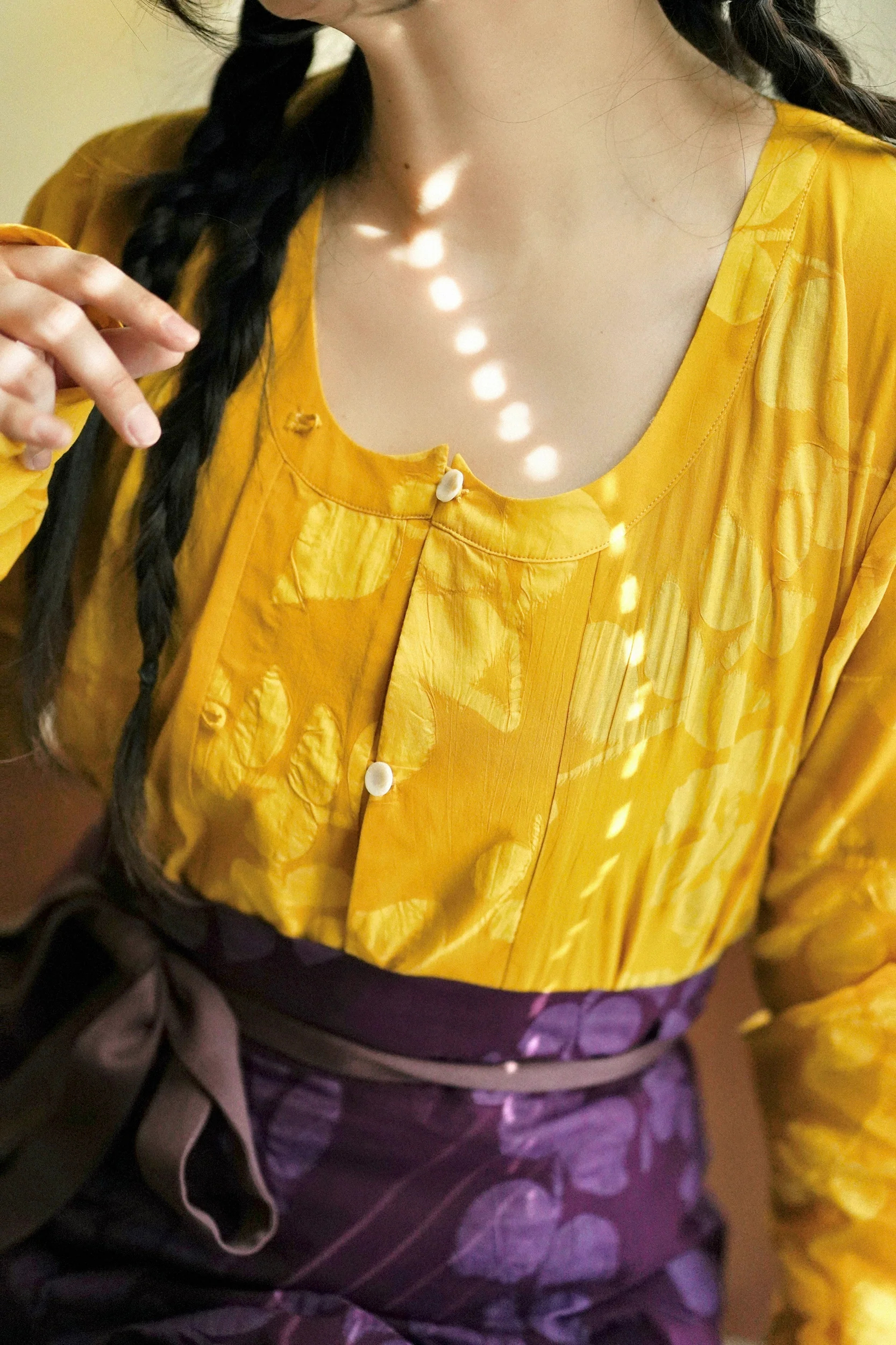 Zhizhi 枝枝 Branching Trees Modernized Tang Dynasty Pure Cotton Two-Collar Tanling Poqun Set - Image 4