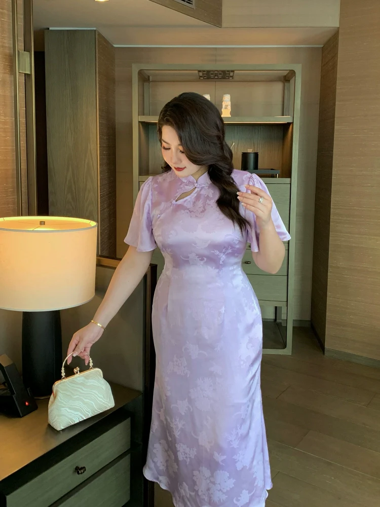Zimo Diewu 紫陌蝶舞 Butterflies Dancing on Lavender Paths Plus Size Modernized Cutout Jacquard Butterfly Sleeve Qipao - Image 3